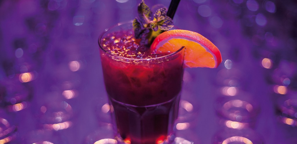 venez passer de belles soirées au bar pub la grolle à la clusaz musique espace terrasse avec coin fumeurs arvimedia